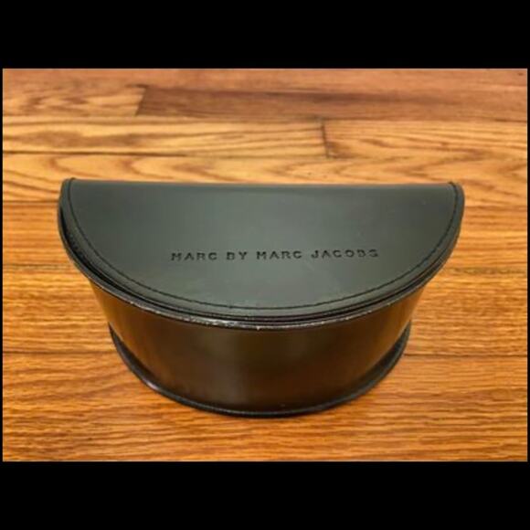 MARC by Marc Jacobs Large Black Sunglasses Hard Case - Picture 1 of 7